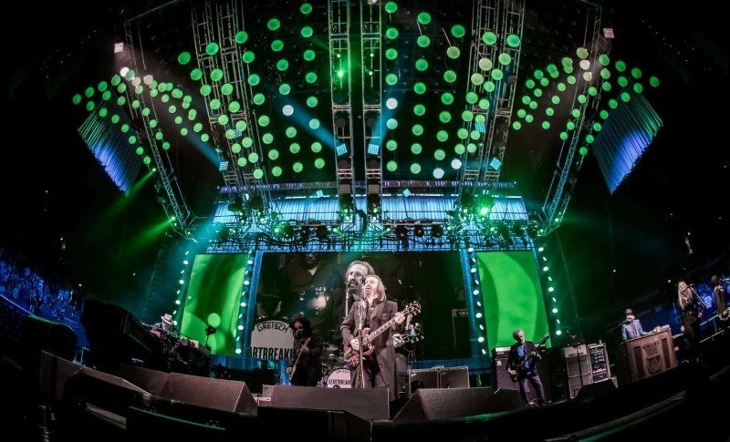 VER Provided the stage lights, LED, projection, screens and audio systems for the Final Tom Petty and the Heartbreakers tour.